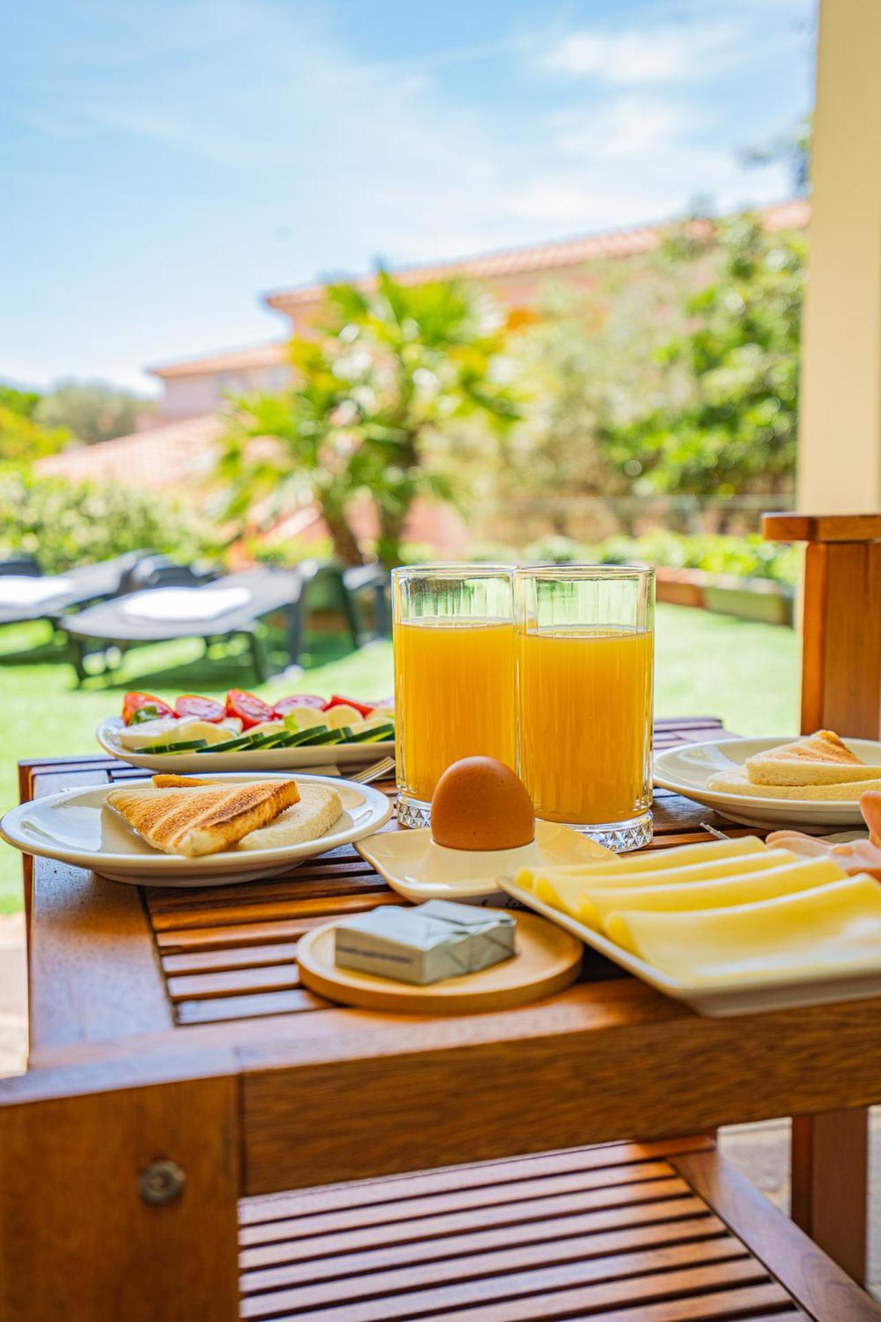 Hotel Lu Pitrali San Teodoro  Eksteriør bilde