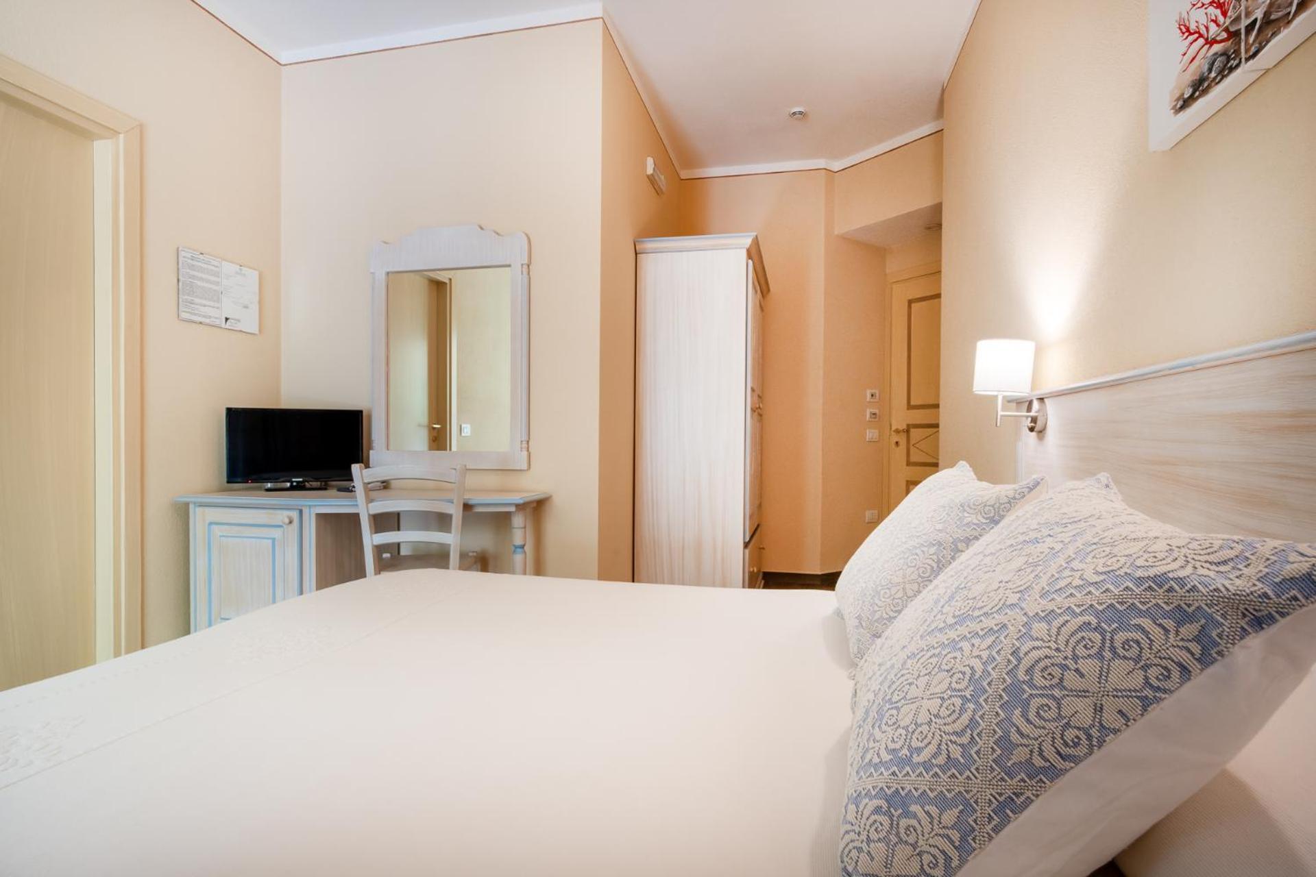 Hotel Lu Pitrali San Teodoro  Eksteriør bilde